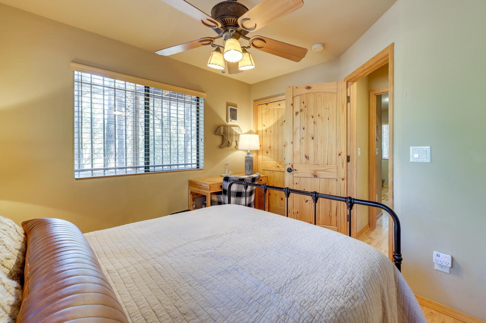 Dog-Friendly Nutrioso Cabin With Wraparound Porch! Bagian luar foto