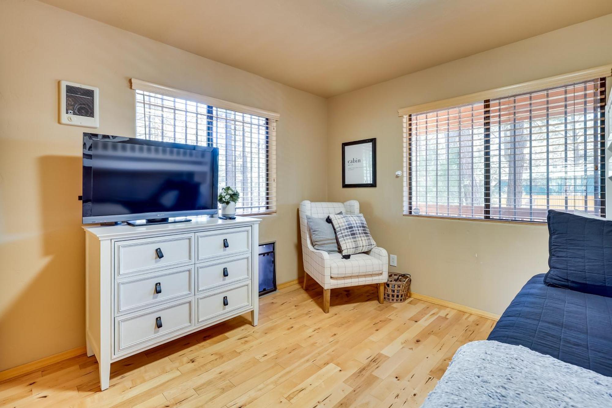 Dog-Friendly Nutrioso Cabin With Wraparound Porch! Bagian luar foto