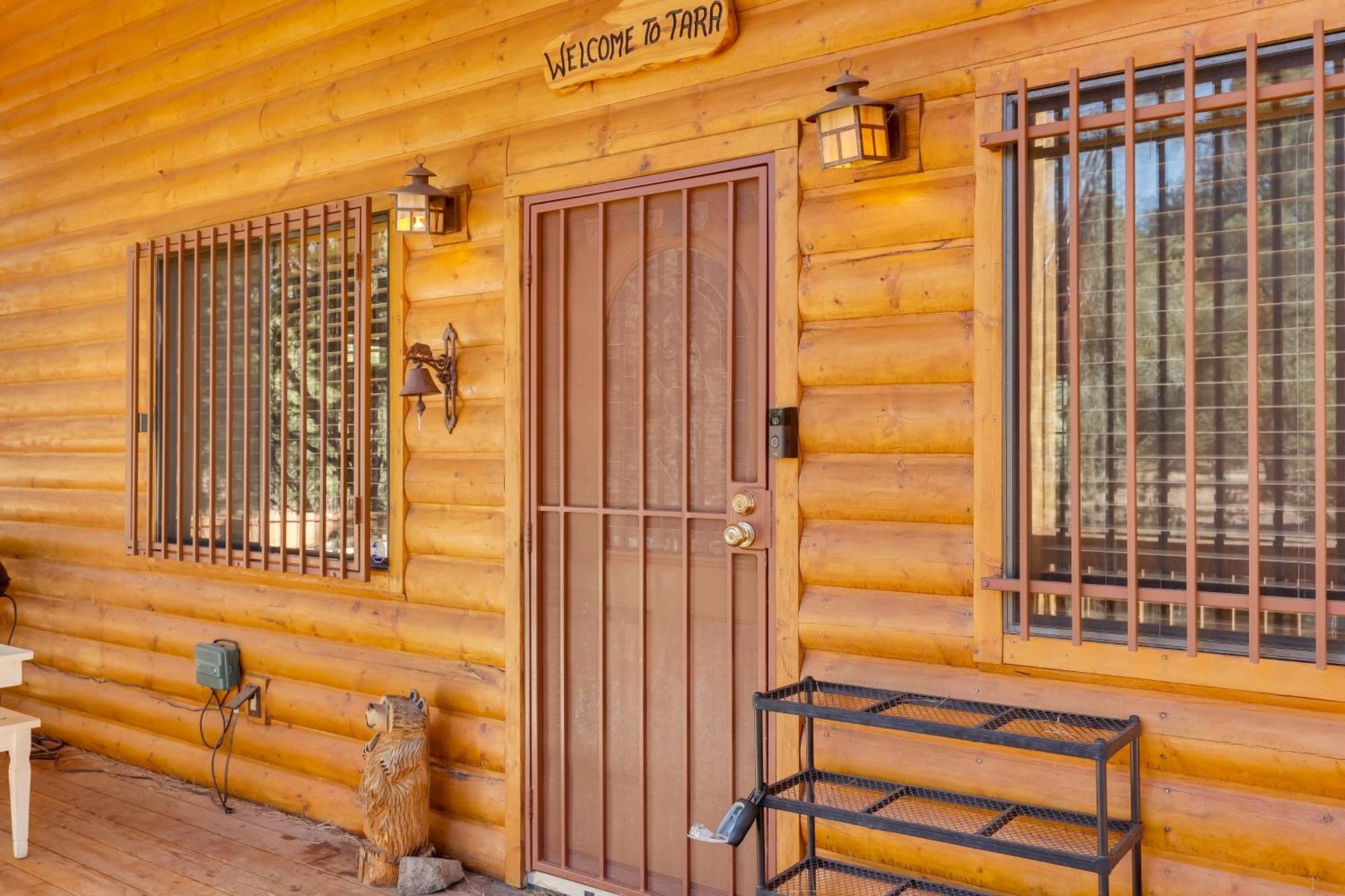 Dog-Friendly Nutrioso Cabin With Wraparound Porch! Bagian luar foto