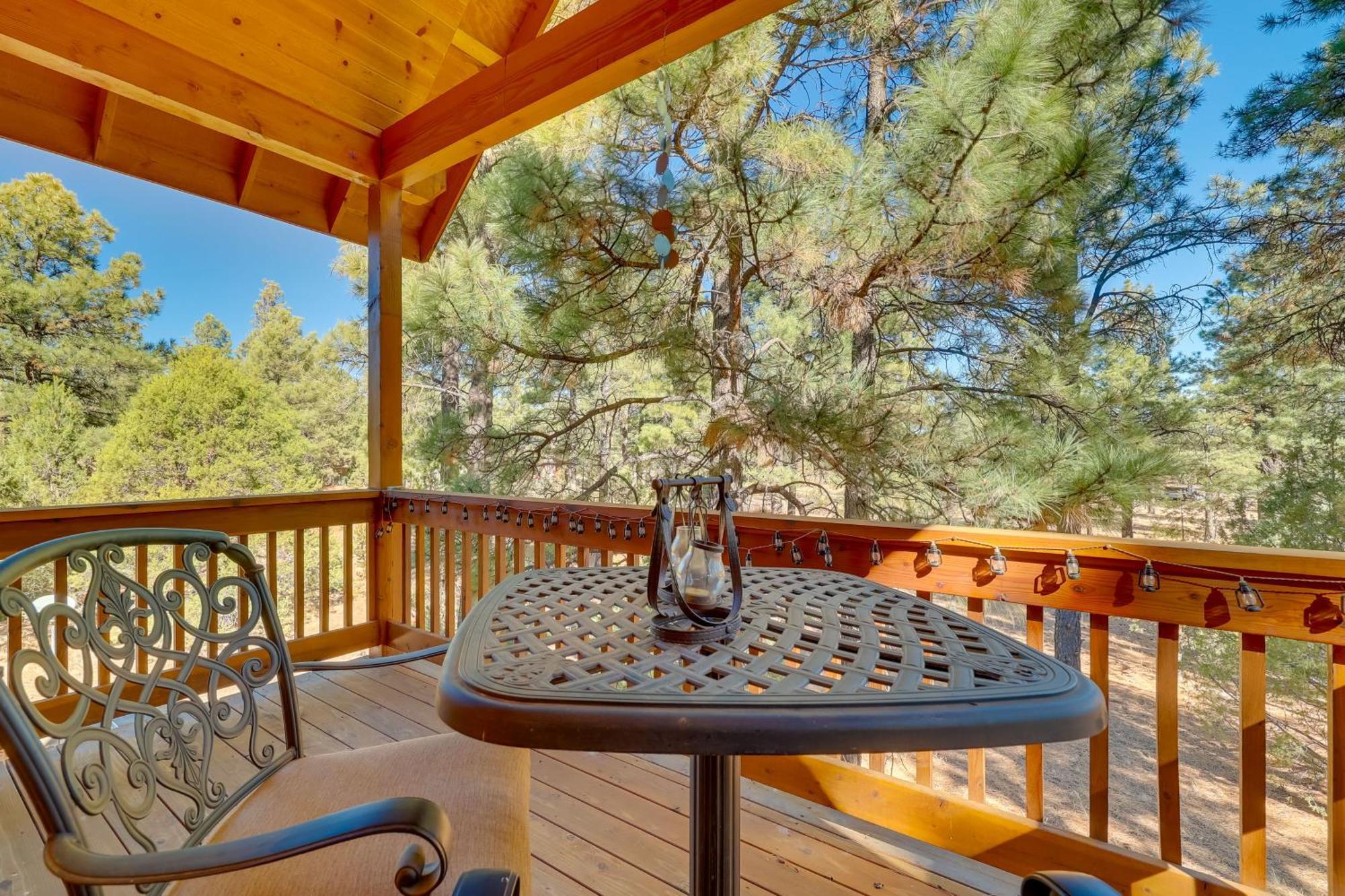 Dog-Friendly Nutrioso Cabin With Wraparound Porch! Bagian luar foto